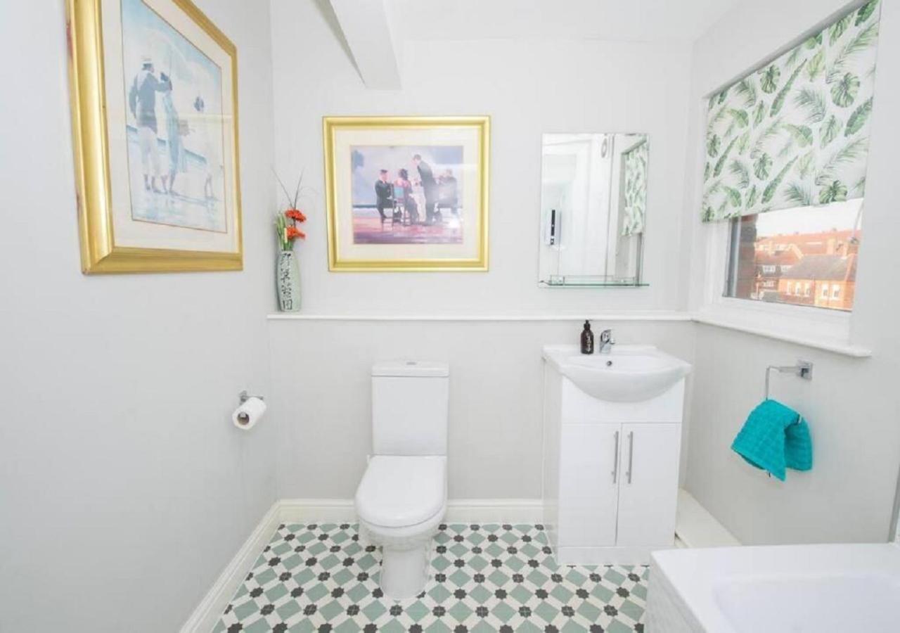 Sandmartin - Top Floor 3-Bed Apartment Sea Views & Parking Σκάρμπορο Εξωτερικό φωτογραφία